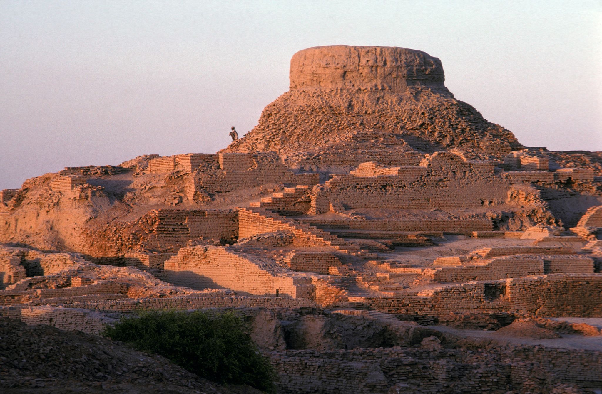 Inside Mohenjo Daro, the 5,000-year-old metropolis frozen in time |  National Geographic